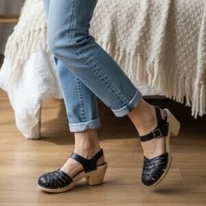 "Toffel" Sweden Wood & Leather Strappy Sandal 2"Chunky Heel SZ 38 PLEASE READ!!!